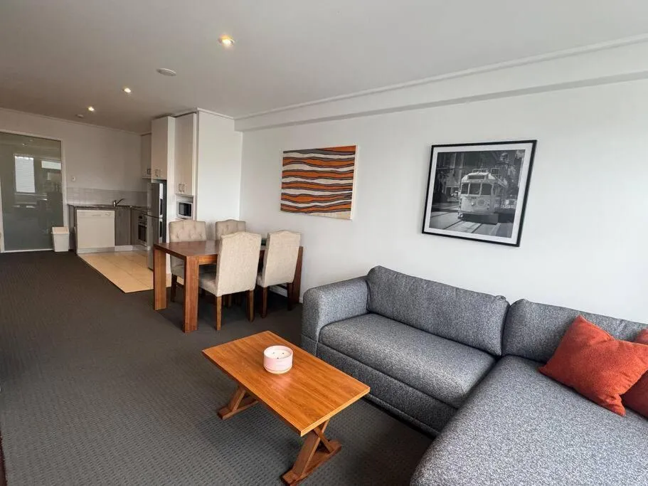 Image 3 of Jolimont Gem – East Melbourne Private Apt – MCG & Rod Laver Arena