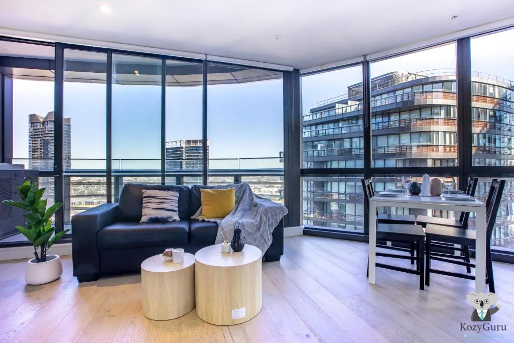 Image of KOZYGURU DOCKLANDS HIGH LEVEL WATERVIEW 1BED POOL VDO883-2009