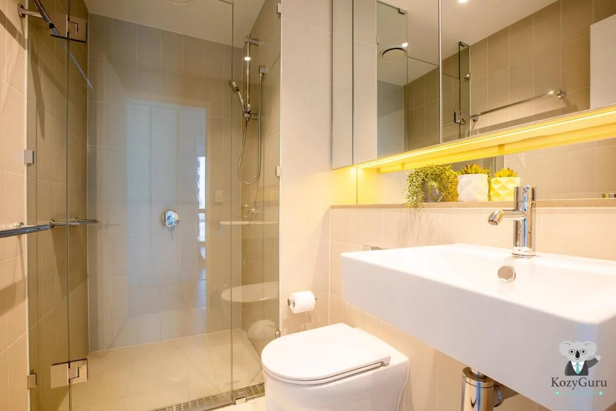 Image 5 of KOZYGURU DOCKLANDS HIGH LEVEL WATERVIEW 1BED POOL VDO883-2009