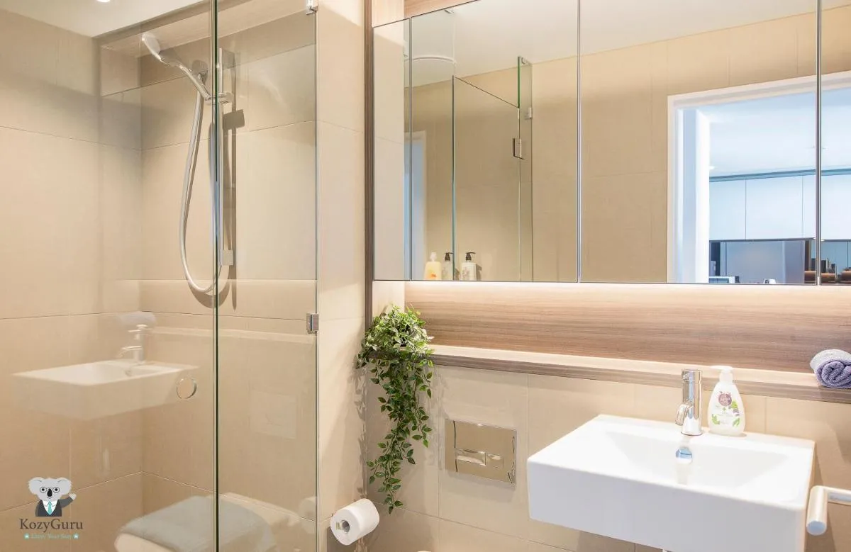 Image 2 of KOZYGURU DOCKLANDS LUXURY WATER VIEW APT 1 BED VDO915