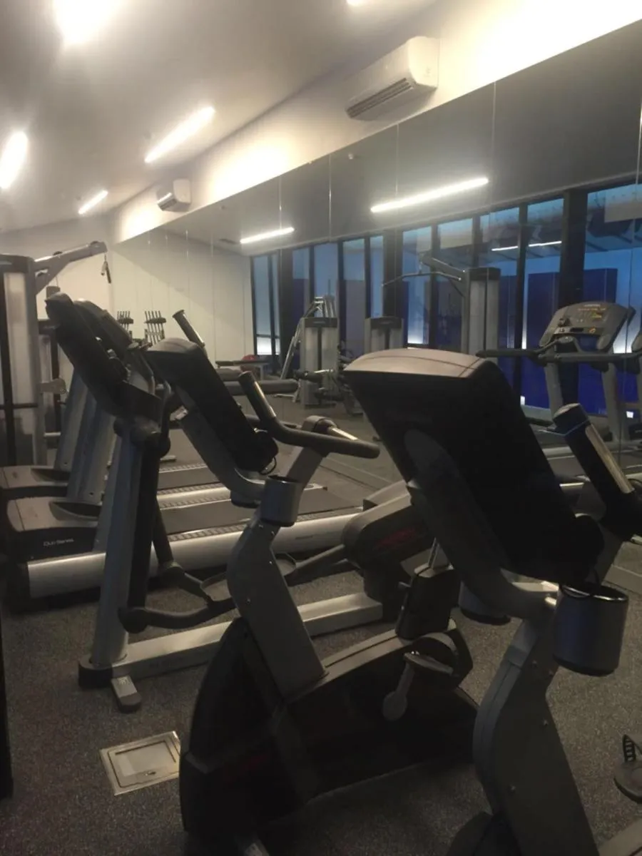 Image 5 of Large 2B2B Near Southern Cross FreeParking GYM POOL
