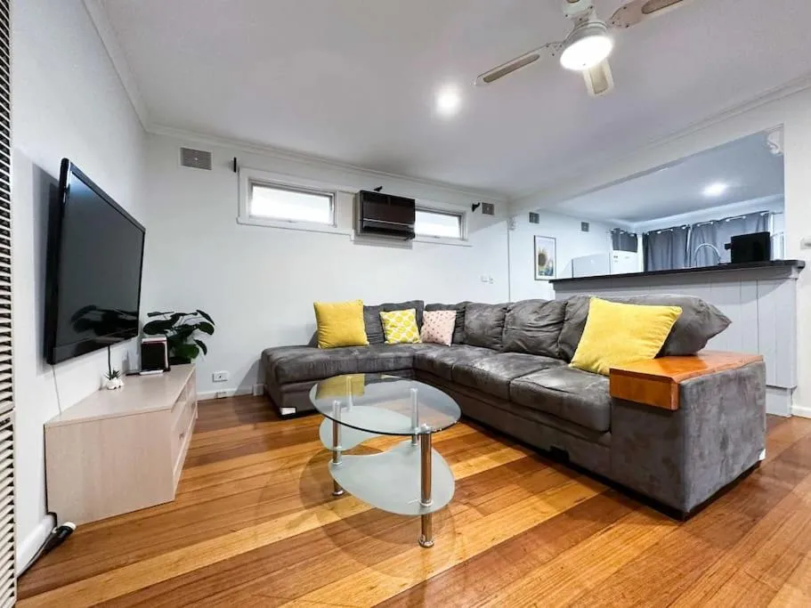 Image 4 of Large Peaceful 4 Bedroom Home