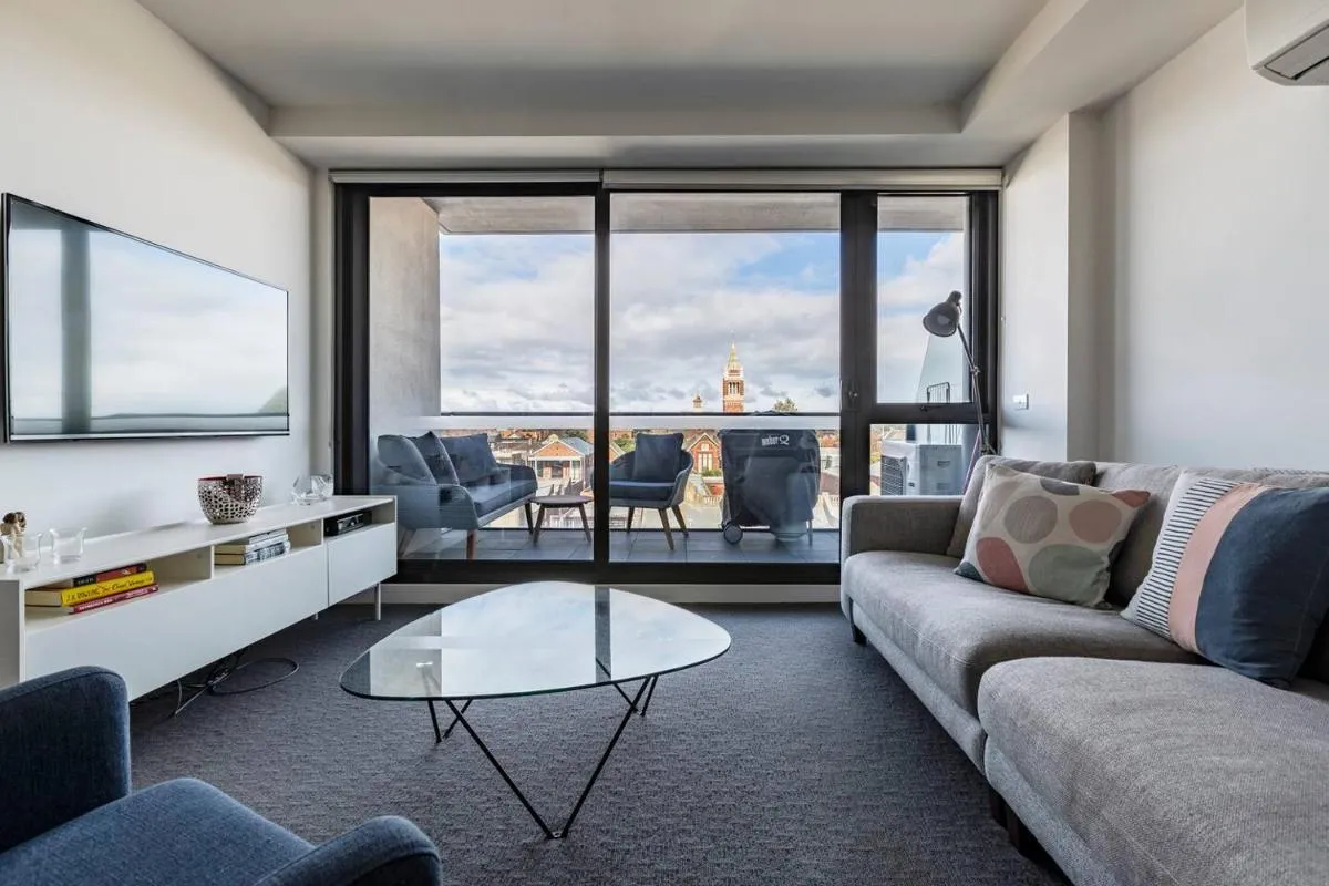 Image 5 of Light-filled Stylish Living in Diverse Hawthorn