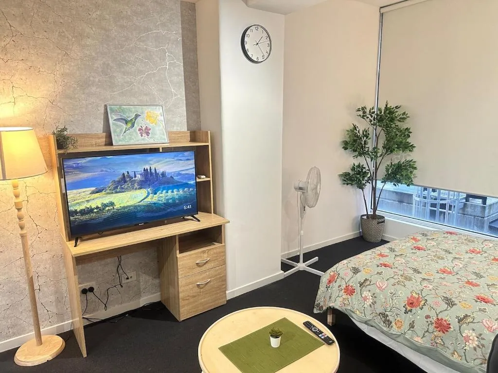 Image of Lonsdale Street Perfect Studio Retreat