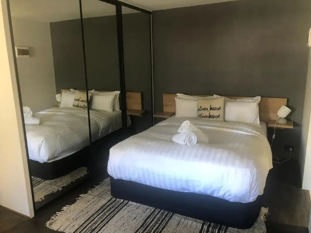 Image of Lonsdale Street Studio Apartment