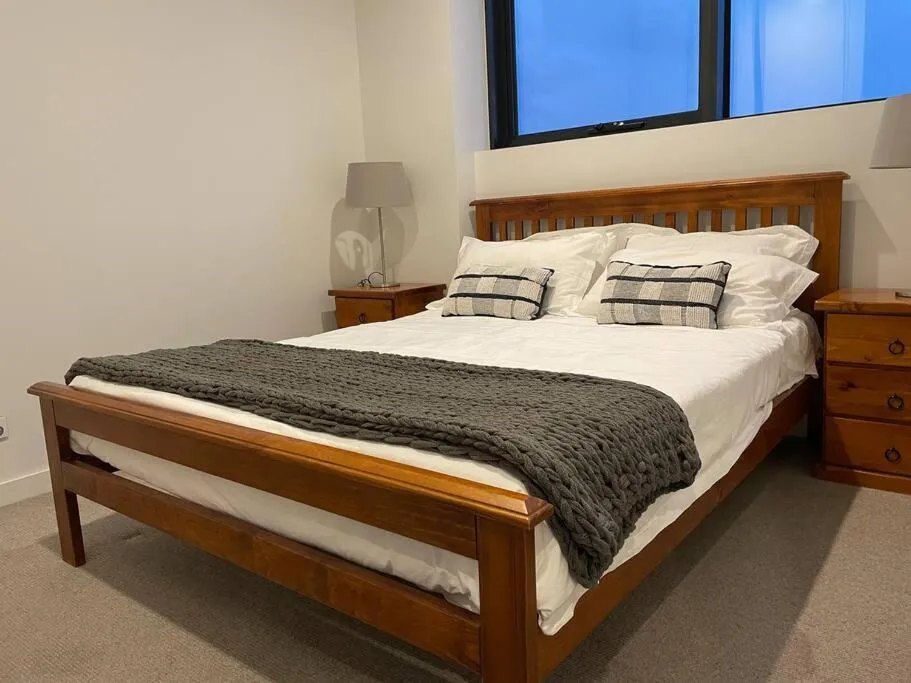 Image of Lovely 1BD condo with free parking city view
