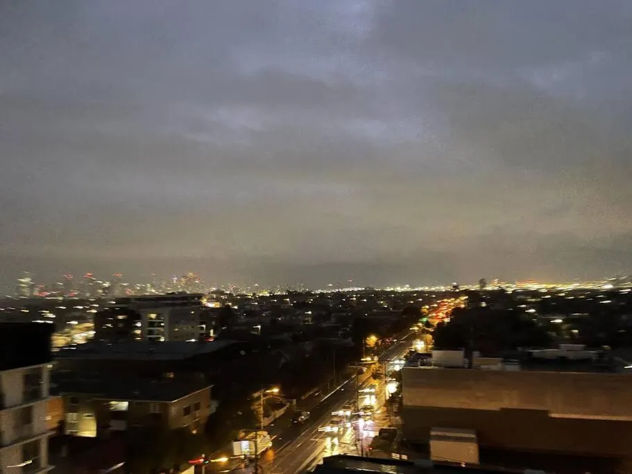 Image 2 of Lovely 1BD condo with free parking city view