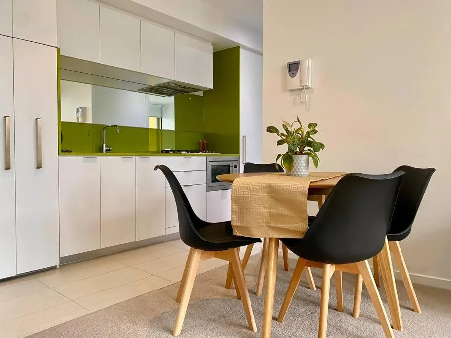 Image 2 of Lovely 1BR Apartment – Free Parking