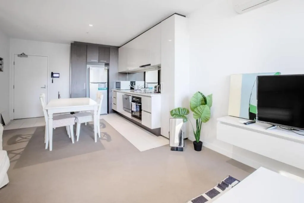 Image of Lovely 1BR Apt Close to Southern Cross