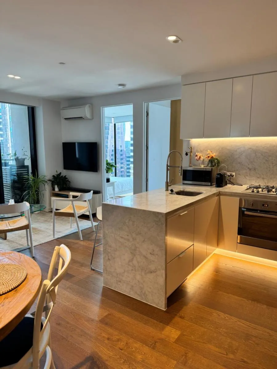 Image 4 of Lux Central CBD Apartment – FREE Tram Zone
