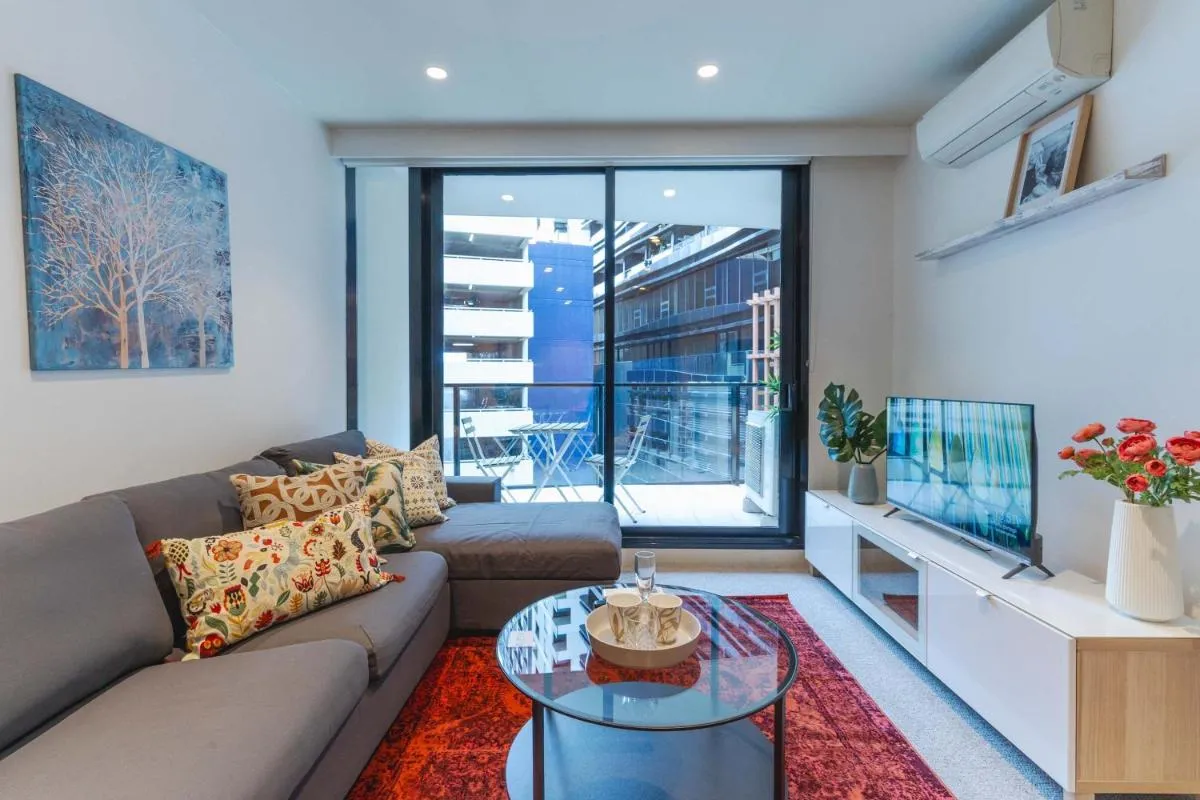 Image 4 of Luxe 2BR Retreat POOL GYM & PARKING South Yarra