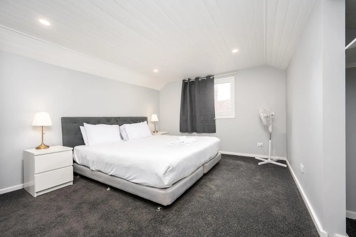 Image 1 of Luxurious house near flemington racecourse