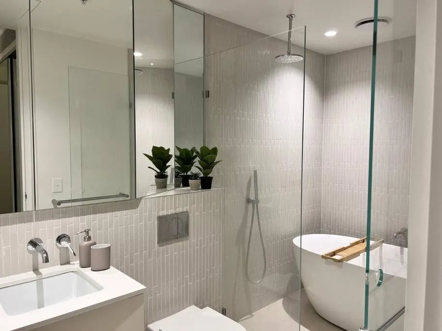 Image of Luxury 3 Bed 2 Bath + car park at Melbourne Square