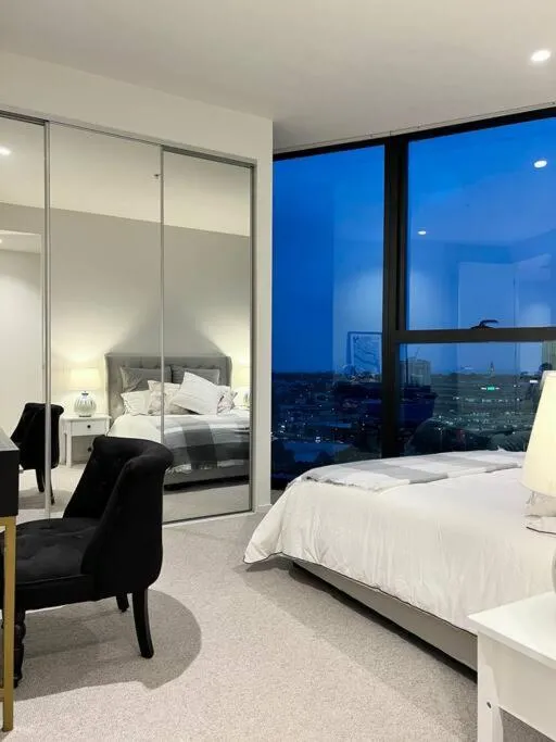 Image 4 of Luxury 3 Bed 2 Bath + car park at Melbourne Square
