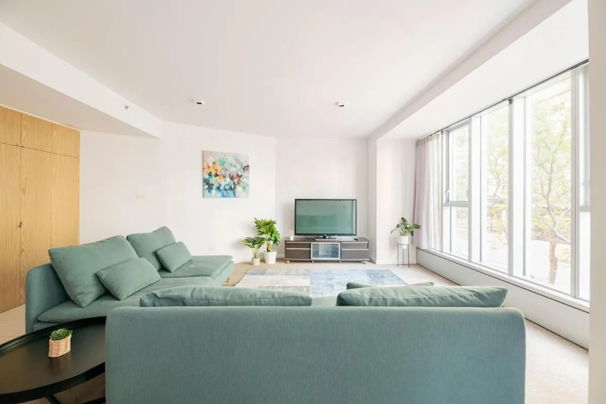 Image 4 of Luxury 3-Storey Loft with free parking on premises
