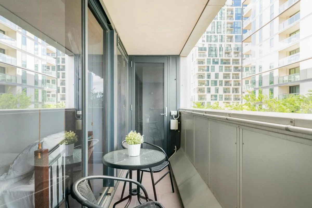 Image 5 of Luxury 3-Storey Loft with free parking on premises
