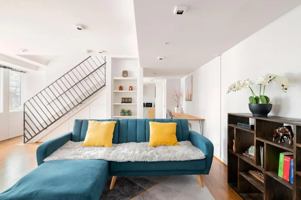 Image of Luxury 3-Storey Loft with free parking on premises