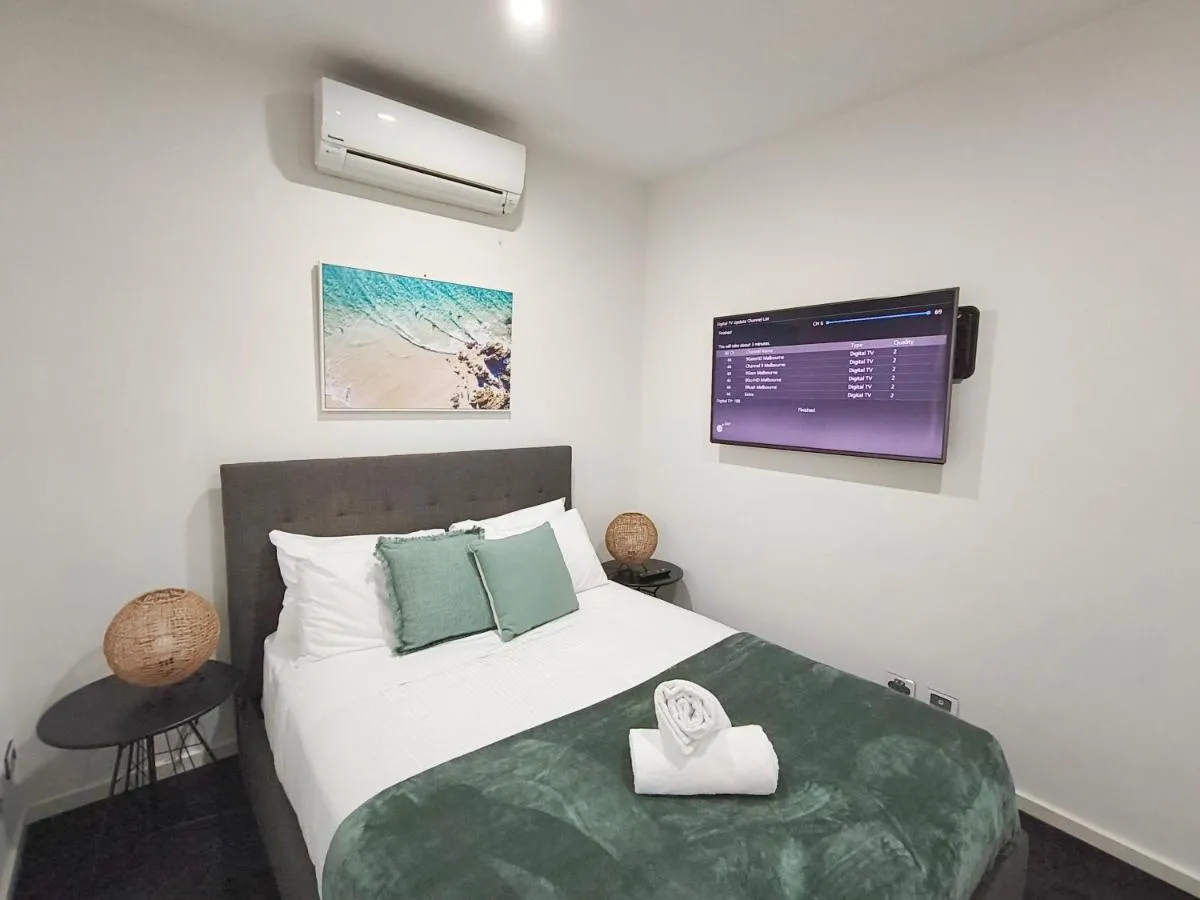 Image 1 of Luxury Beachside Townhouse – Walk to Beach – Private Rooftop Terrace