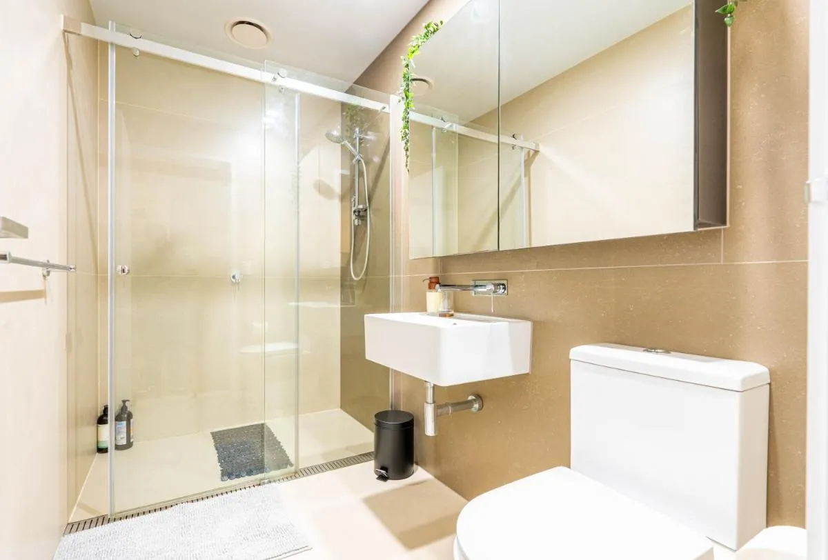 Image 2 of Luxury Collins St Apartment- 2BR w Balcony- High Floor