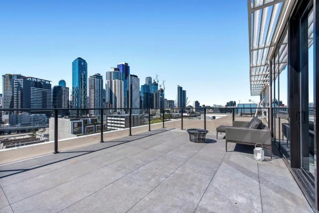 Image 4 of Luxury Penthouse with Astonishing Bay and City Views