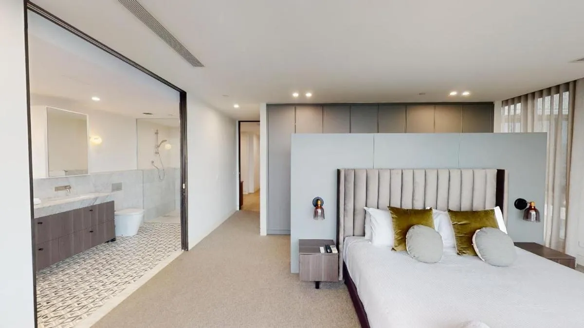 Image 1 of Luxury Penthouse with Astonishing Bay and City Views