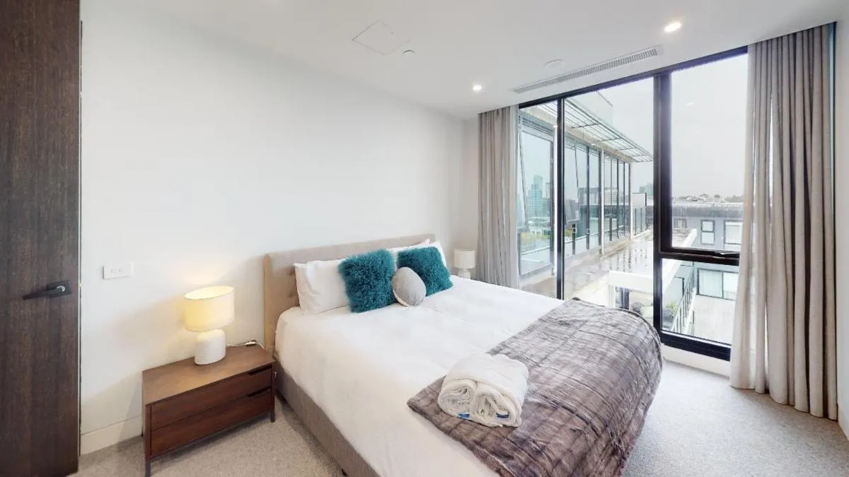 Image 5 of Luxury Penthouse with Astonishing Bay and City Views