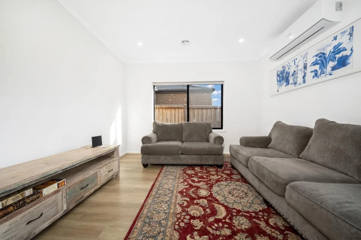 Image 4 of Luxury home, Mall, Breezy, Comfy