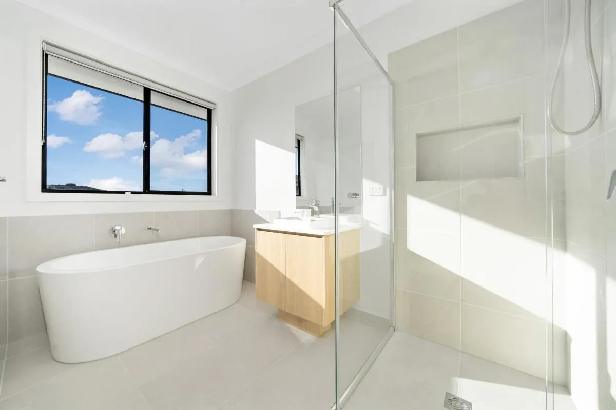 Image 2 of Luxury home, Mall, Breezy, Comfy