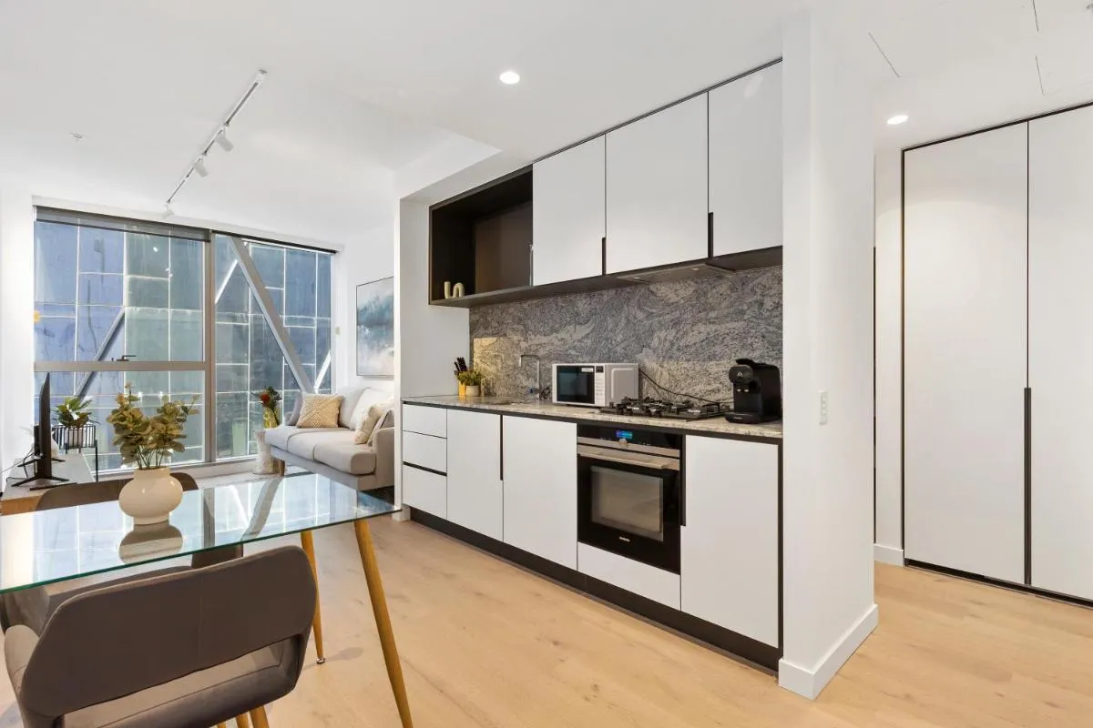 Image 4 of Lvl 54 West Side Place Best Location in Melb!