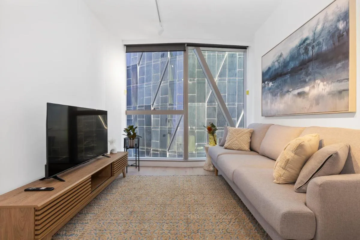 Image 5 of Lvl 54 West Side Place Best Location in Melb!