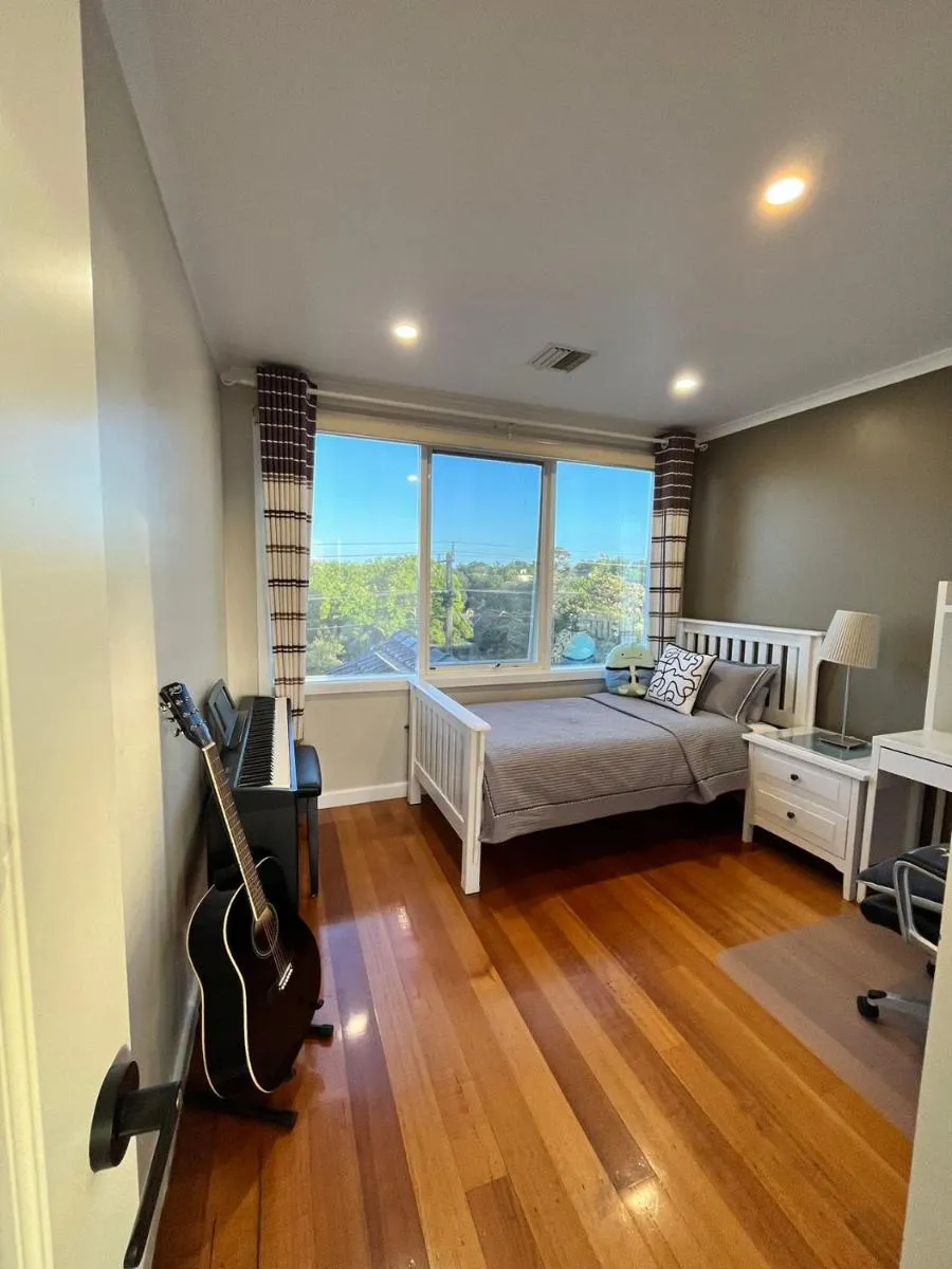 Image 3 of Melbourne Balwyn north three bedroom house