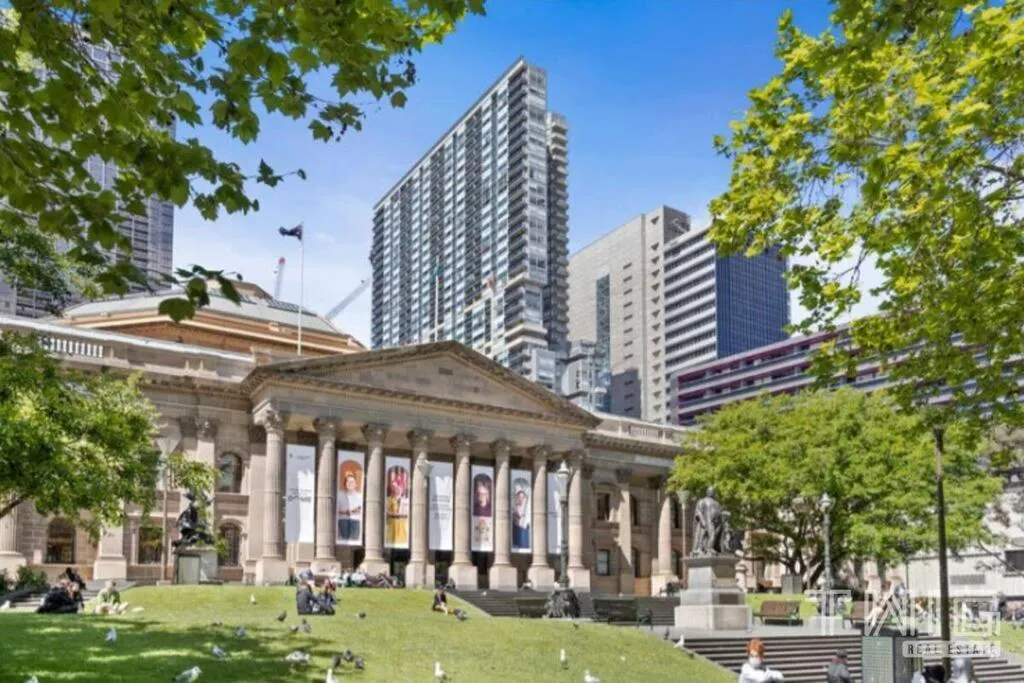 Image 5 of Melbourne Central Designer Studio With North Views