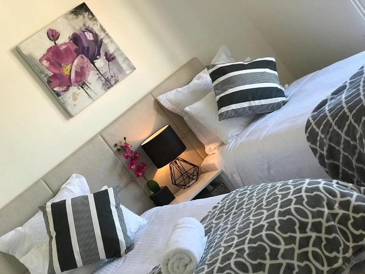 Image 1 of Melbourne Inner City Holiday Home Near CBD & Flemington