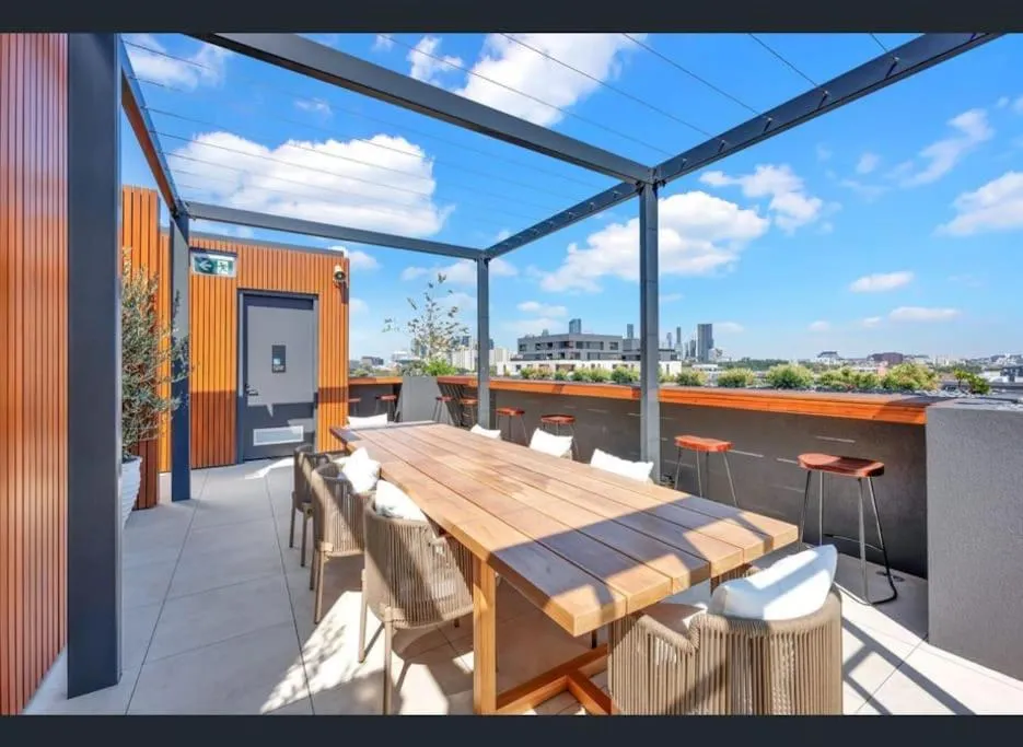 Image 6 of Mid-Century Modern Hideaway