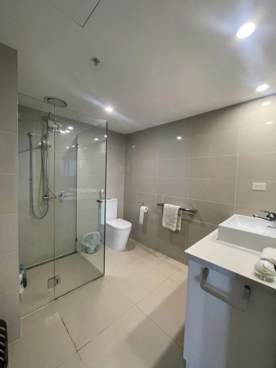 Image 2 of Modern 1BD Apt w free parking in central Brunswick