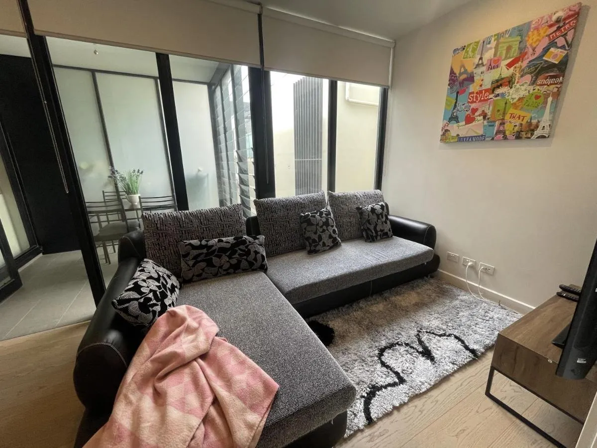 Image 4 of Modern 1BD Apt w free parking in central Brunswick