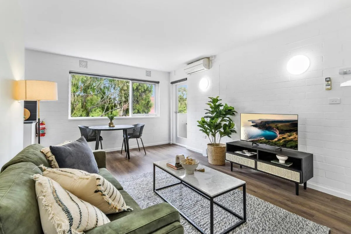 Image 2 of Modern 1-Bed Apartment with Cosy Balcony