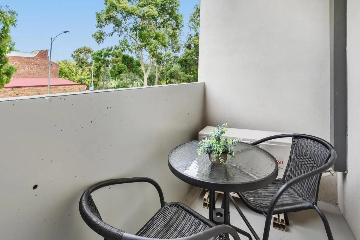 Image 5 of Modern 1-Bed Apartment with Cosy Balcony