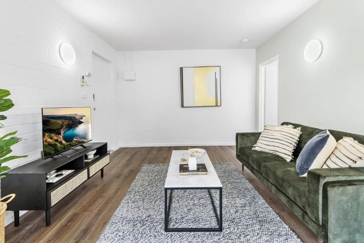 Image 4 of Modern 1-Bed Apartment with Cosy Balcony