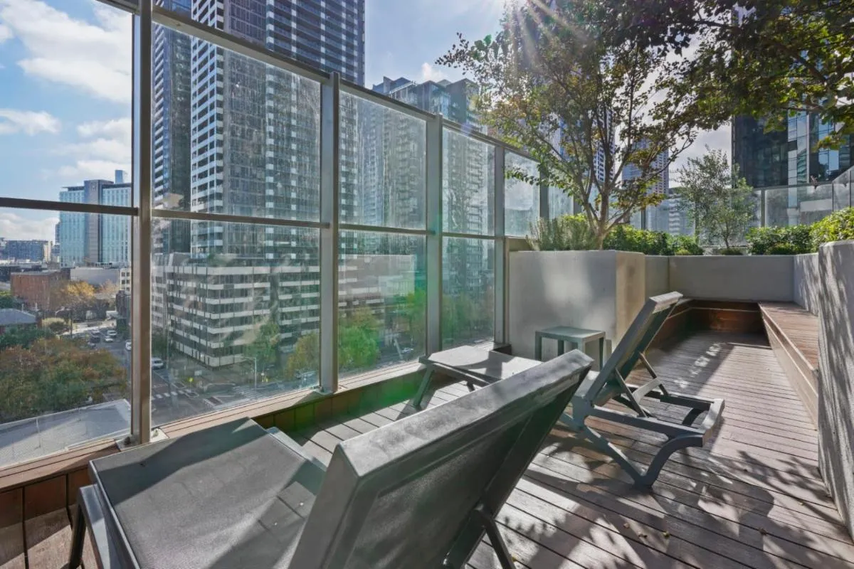 Image 6 of Modern 1 Bedroom Apartment in Southbank