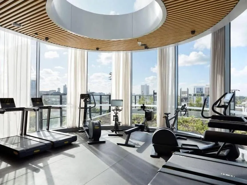 Image 5 of Modern 2B APT BayViews*Pool*GYM