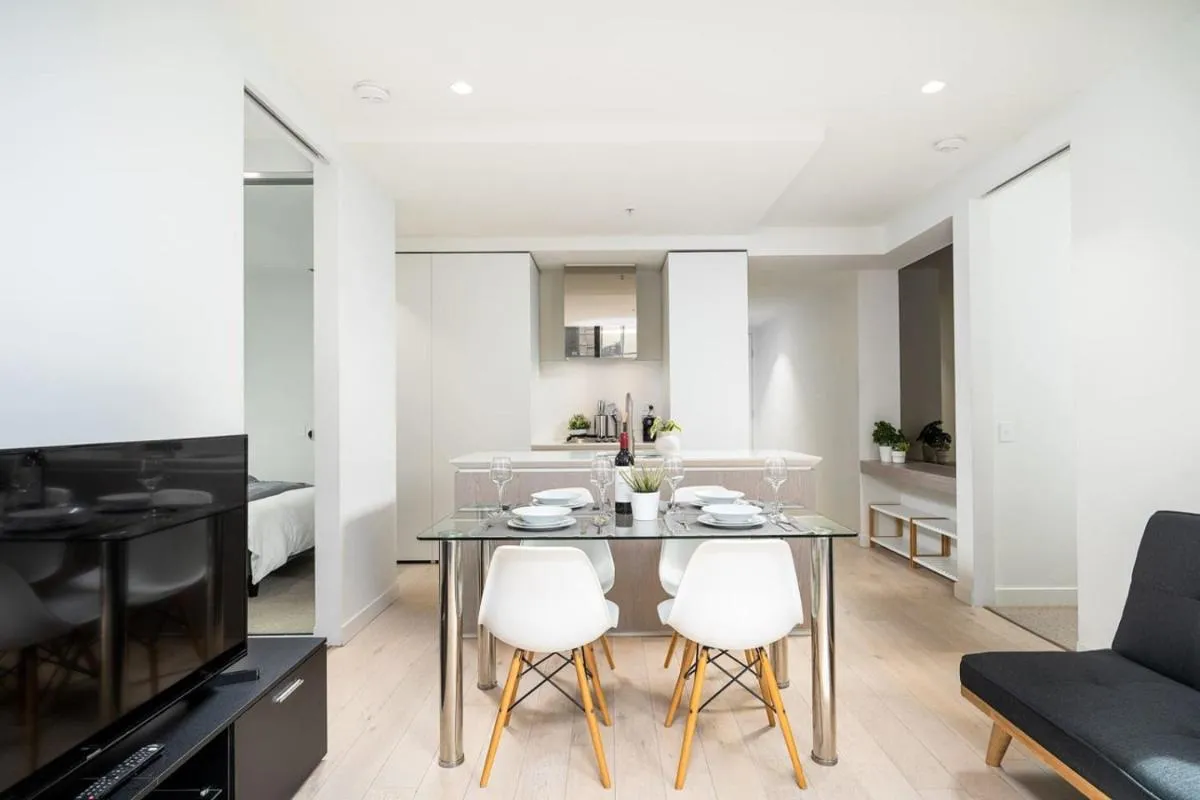 Image 3 of Modern 2BR Apartment Pool, Spa and Gym in CBD