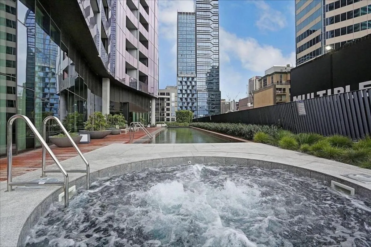 Image 5 of Modern 2BR Apartment Pool, Spa and Gym in CBD