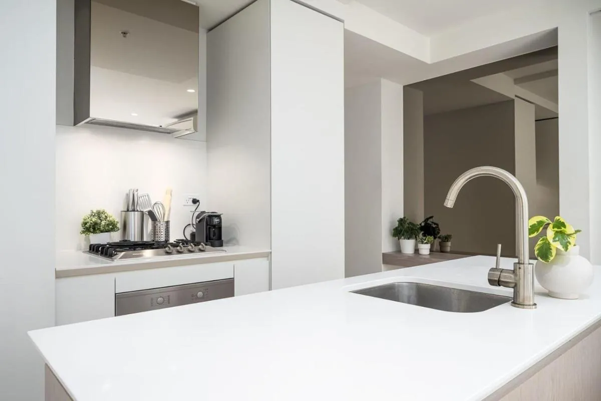 Image 2 of Modern 2BR Apartment Pool, Spa and Gym in CBD