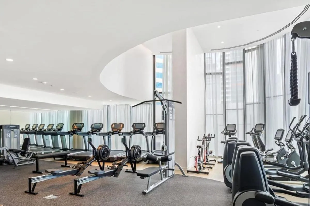 Image 4 of Modern 2BR Apartment Pool, Spa and Gym in CBD