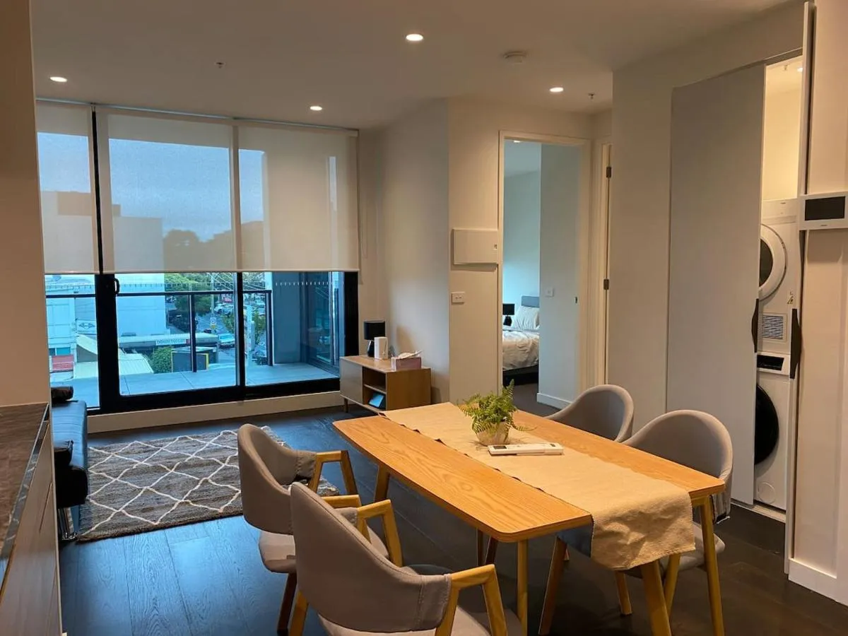 Image 2 of Modern 2-Bed Apt with Parking in West Melbourne