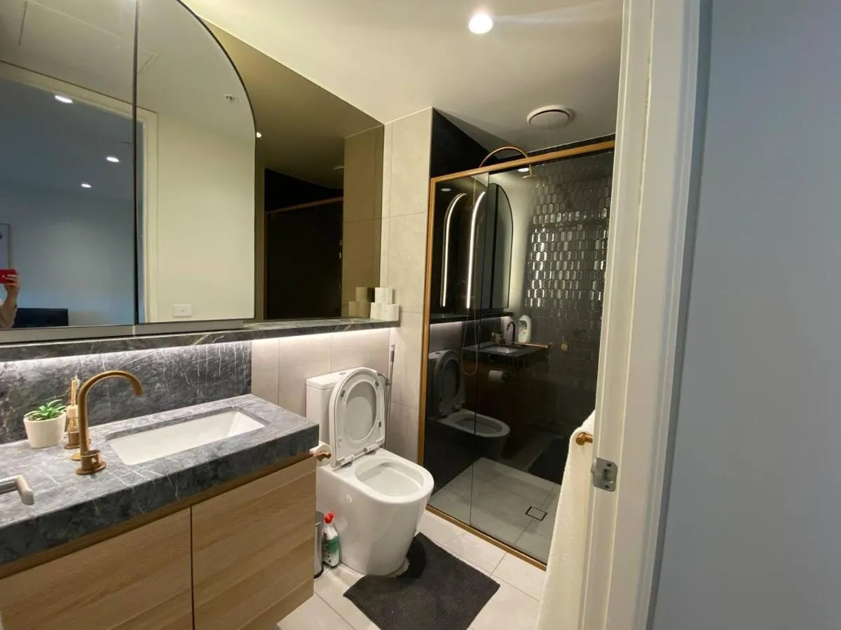 Image 1 of Modern 2-Bed Apt with Parking in West Melbourne