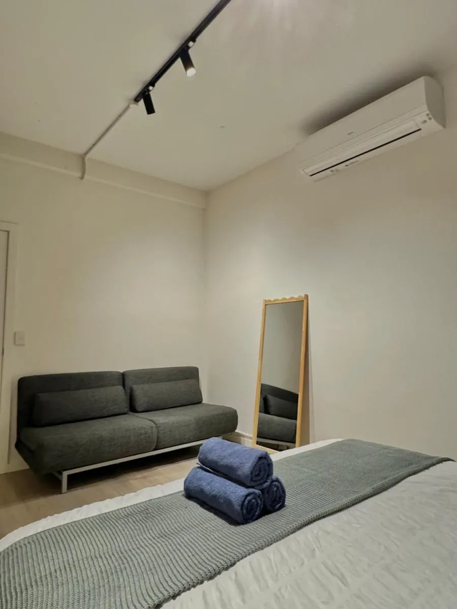 Image 5 of Modern Apartment in Prahran