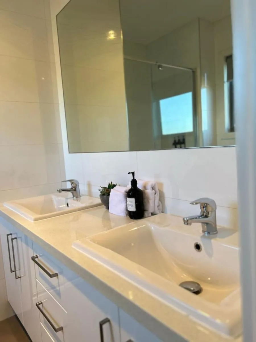 Image 5 of Modern Comfort in Keilor East