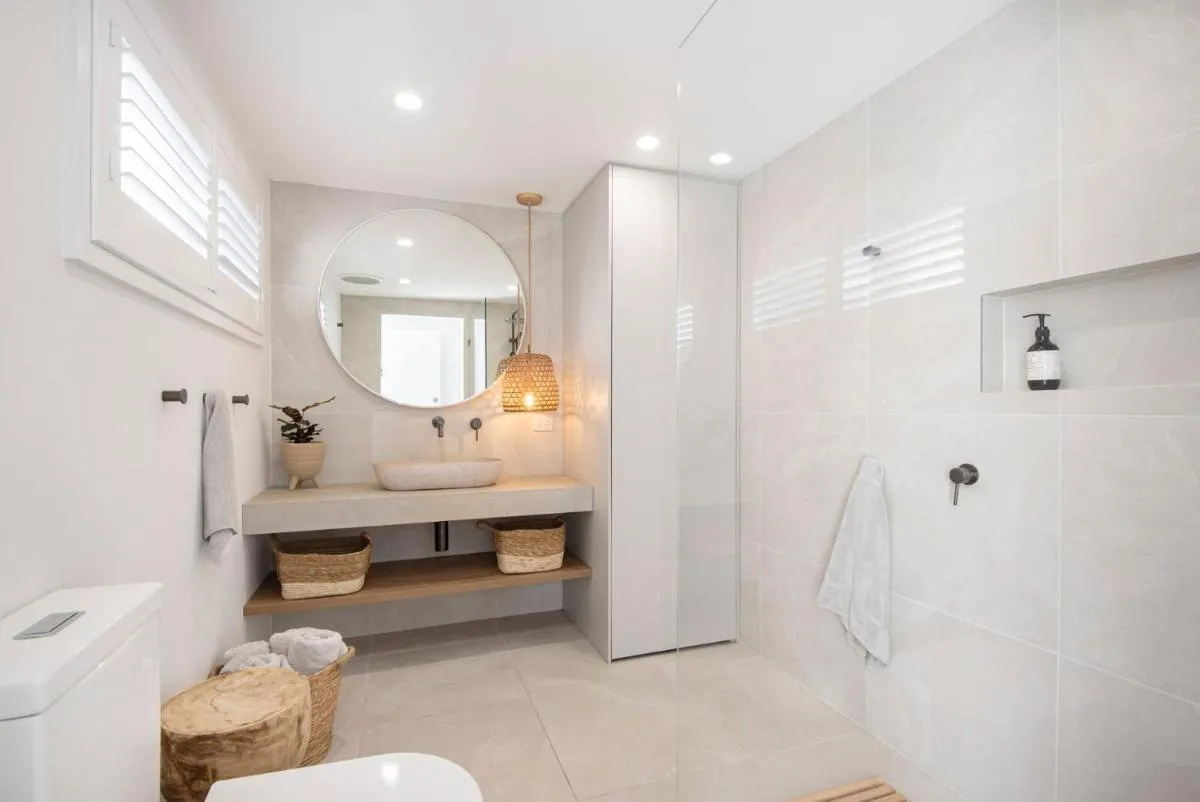Image 2 of Modern Haven in Vibey Fitzroy Walk to shops